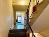 Haus links Treppenhaus (1) - Mehrfamilienhaus, Wohnhaus in Stolpen zum Kaufen