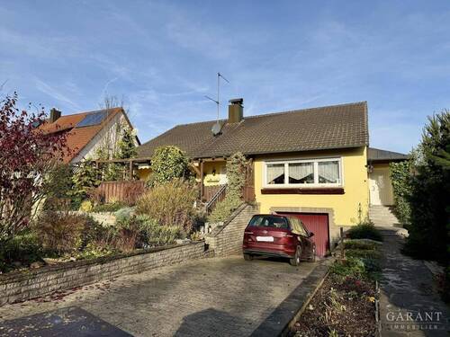 Ansicht Süd - 5 Zimmer Einfamilienhaus zum Kaufen in Oberickelsheim