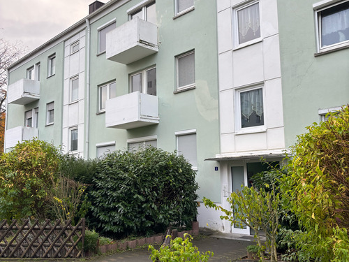 Hauseingang - 3-Zimmer-Wohnung mit Balkon & Garage – gepflegtes Wohnen in ruhiger Lage von Kitzingen