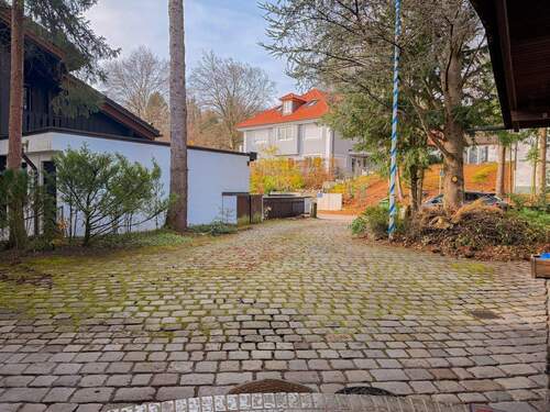 Einfahrt - 1 Zimmer Einfamilienhaus in Schäftlarn