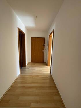 Lichtdurchfluteter Flur - 2 Zimmer Etagenwohnung zum Kaufen in Altötting