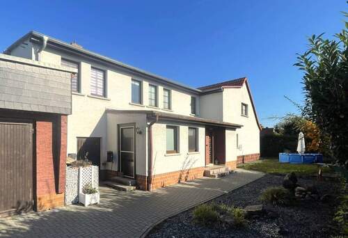 Objektansicht - 3 Zimmer Doppelhaushälfte zum Kaufen in Bitterfeld-Wolfen/ Greppin