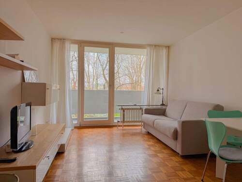 Wohnbereich - renovierungsbedürftige 1-Zimmer-Wohnung in gut angebundener Lage in der Au-Haidhausen