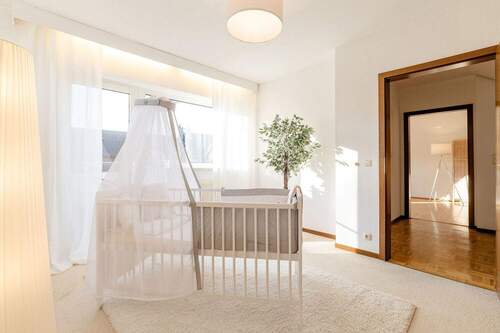 helles Kinderzimmer (OG) - 1 Zimmer Mehrfamilienhaus, Wohnhaus in Mainz