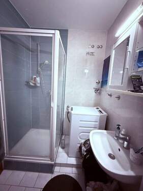 Bad - 1 Zimmer Etagenwohnung in Eichenau