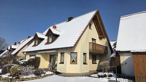 Winter - 6 Zimmer Einfamilienhaus zum Kaufen in Roßtal