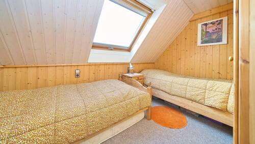 Haus 1 - Kind im DG. - 