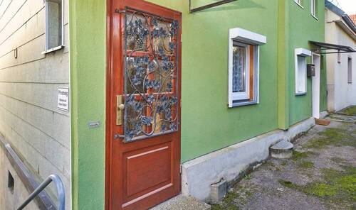 Haus 1 - Eingang ... - 7 Zimmer Mehrfamilienhaus, Wohnhaus in Mundelsheim