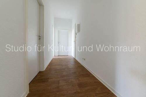 Flur - 2 Zimmer Etagenwohnung in Dresden