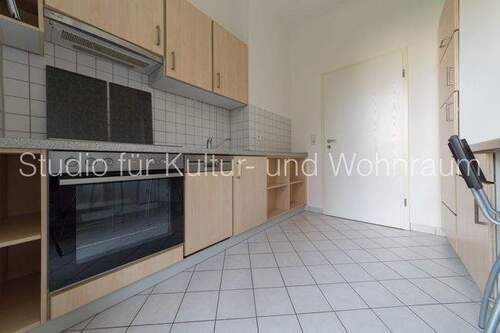 Küche mit Balkon und EBK - 