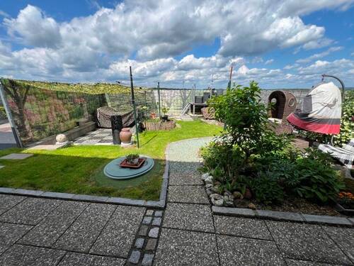 Aussenbereich - 4 Zimmer Einfamilienhaus zum Kaufen in Dresden