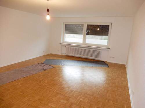 Das geräumige, potentielle Wohnzimmer.JPG - 