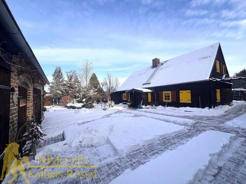 Blick in den Innenhof - 4 Zimmer Bauernhaus, Landhaus in Weißkeißel