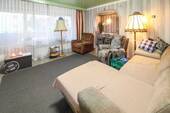 Wohnzimmer EG - 9 Zimmer Mehrfamilienhaus, Wohnhaus zum Kaufen in Schwäbisch Gmünd