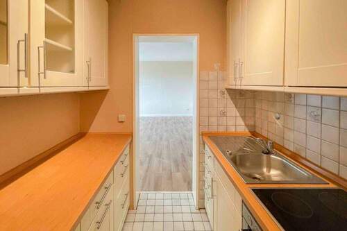 Küche_Blick_Wohnzimmer - 
