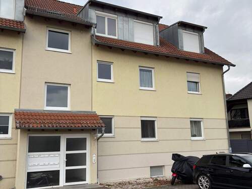 Hauseingang - 3 Zimmer Etagenwohnung in Kitzingen