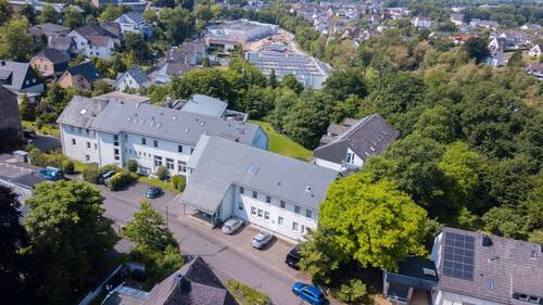 Luftaufnahme Straßenseite - Hotel, Pension, Gasthof zum Kaufen in Altenkirchen