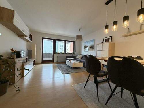 Wohnzimmer - Urban Wohnen in einer gepflegten 2-Zimmer-Wohnung