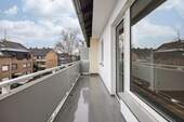 Modernisierter Balkon - Etagenwohnung mit 57,20 m&sup2; in Düsseldorf zum Kaufen