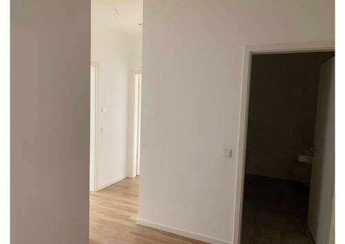 Flur - Etagenwohnung mit 83,00 m² in Berlin zur Miete