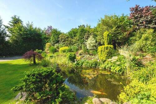 Und liebevoll angelegtem Koiteich - 4 Zimmer Einfamilienhaus in Seevetal