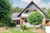 Titel - Traumhaus in Munster ! Mit Pool, PV, Einliegerwohnung und vielen weiteren Highlights in Top-Lage