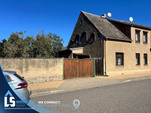 Hausansicht - 4 Zimmer Doppelhaushälfte zum Kaufen in Osterburg (Altmark)