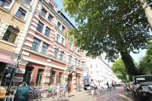 AnKaSa Immobilien GmbH_Maklerempfehlung Leipzig_straßenseitige Hausansicht - 1 Zimmer Etagenwohnung zur Miete in Leipzig