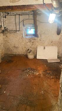 Hausanschlüsse Keller.jpg - 