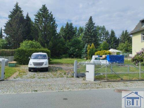 Grundstück gegenüber -optional- - 