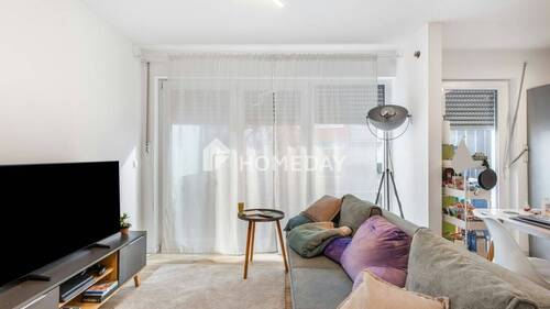 Wohnzimmer 2 - 2 Zimmer Etagenwohnung in Fürth