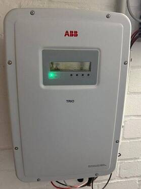 Wechselrichter-Photovoltaikanlage.jpg - 
