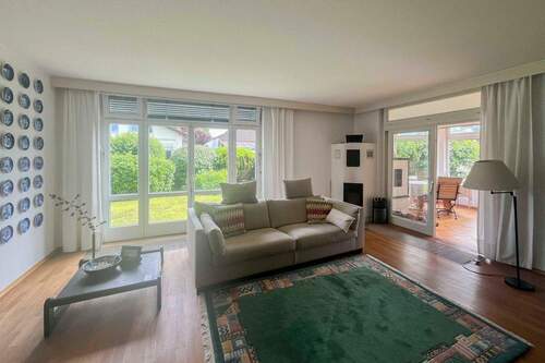 Wohnzimmer - Großzügiges Familiendomizil mit Potenzial für zwei Wohneinheiten und herrlichem Garten