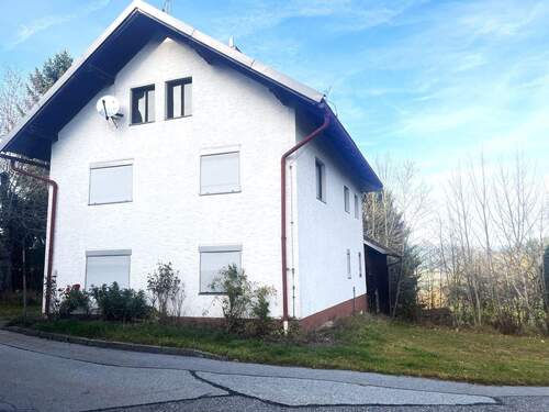 20251113_132713979_iOS.jpg - 5 Zimmer Mehrfamilienhaus, Wohnhaus in Innernzell