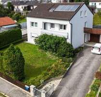 Zweifamilienhaus mit Einliegerwohnung, großem Garten und viel Potenzial - Burgkirchen a d Alz Obere Terrasse