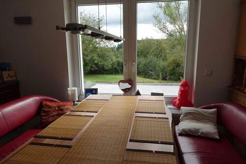 Esszimmer mit Blick in Garten - 