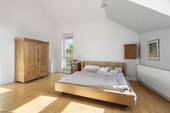 1. OG Schlafzimmer - 