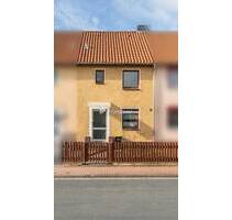 Charmantes Reihenhaus mit Gartenidylle und Ausbaupotenzial in zentraler Lage - Wunstorf