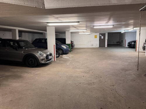 Tiefgaragenstellplatz - 