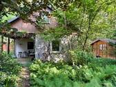 Titelbild - DORNRÖSCHENSCHLAF - Haus in Biesenthal-Danewitz auf Waldgrundstück sucht den 'Aufwachkuss'