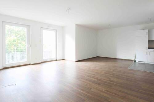 Wohnzimmer - 2 Zimmer Etagenwohnung zum Kaufen in Steinbach (Taunus)