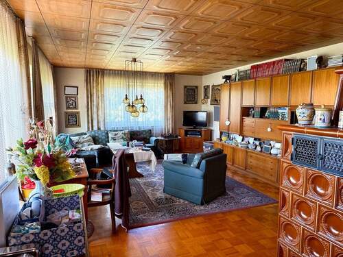 Wohnzimmer - 6 Zimmer Einfamilienhaus in Weißenhorn