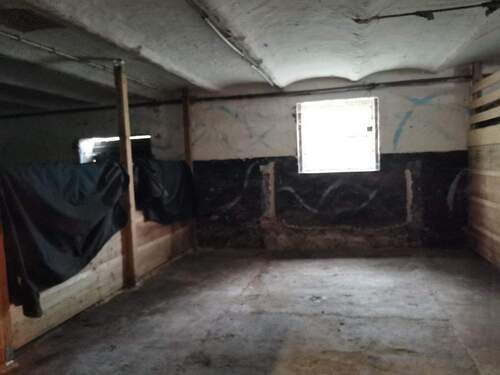 Eine der Boxen mit Fenster - 