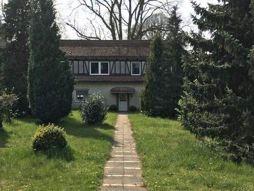 Eingang zum 2. freistehenden Haus mit ca 190 m² Wohnfläche auf 2 Etagen. - Bauernhaus, Landhaus mit 325,00 m&sup2; in Lübeck zum Kaufen