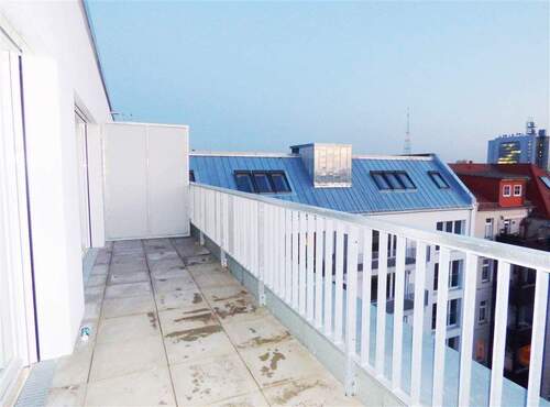 Obere Ebene Balkon - 5 Zimmer Etagenwohnung in Leipzig
