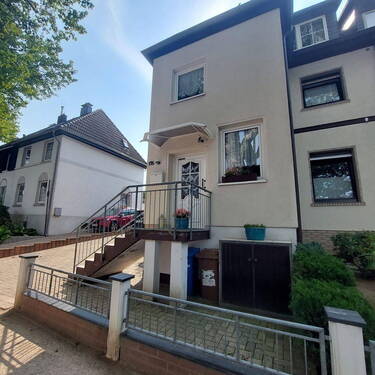 Blicik auf das Haus - 6 Zimmer Doppelhaushälfte zum Kaufen in Essen