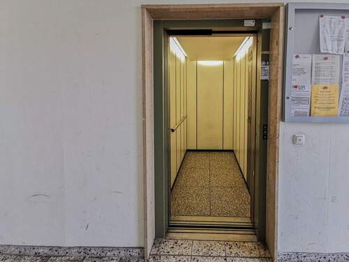 Aufzug - 1 Zimmer Etagenwohnung in Chemnitz