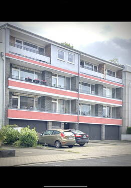 Hausansicht - Top Wohnung Balkon EBK Unterbachersee!
