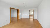 Wohnzimmer 2 - 4 Zimmer Etagenwohnung in Landshut