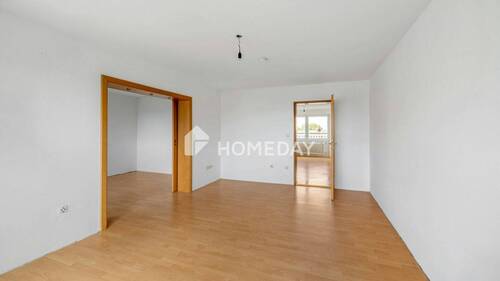Wohnzimmer 2 - 4 Zimmer Etagenwohnung in Landshut